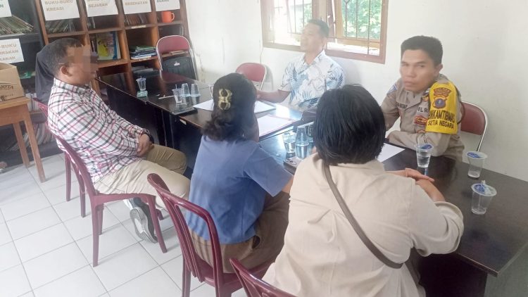 Bhabinkamtibmas Kelurahan Setia Negara AIPTU Januar Butarbutar bersama Lurah Setia Negara Didi Kimanto SH respon cepat Problem Solving masalah warga di Jalan Naga Huta Kompleks Perumahan Pondok Indah
