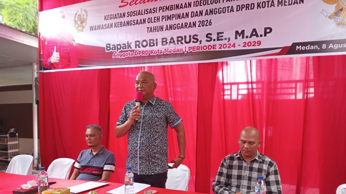 Ketua Fraksi PDI Perjuangan DPRD Kota Medan, Robi Barus SE M.AP saat gelar kegiatan Pembinaan Ideologi Pancasila dan Wawasan Kebangsaan di Jalan Laboratorium III, Kelurahan Kesawan, Kecamatan Medan Barat (Foto Ist)