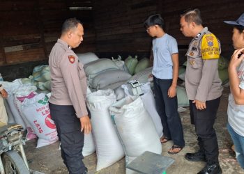 Polsek Siantar Selatan Turun Dampingi Petani Binaan Jual Jagung ke Bulog Cabang Pematangsiantar
