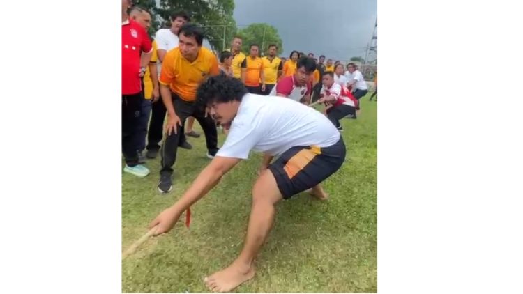 Personil Sat Resnarkoba yang meraih Juara 1 Lomba Tarik Tambang