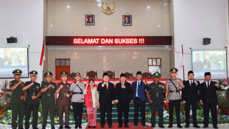 Wali Kota Pematangsiantar Wesly Silalahi SH MKn bersama Forkopimda menyaksikan Pidato Kenegaraan Presiden RI Prabowo Subianto