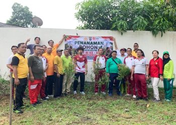 Personil Sat Reskrim Penanaman Pohon di Lapangan Tembak Aspol