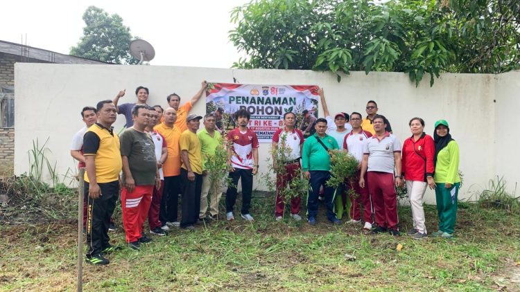 Personil Sat Reskrim Penanaman Pohon di Lapangan Tembak Aspol