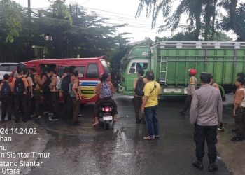 Personil Polsek Siantar Timur Montoring Cegah Tawuran Pelajar di SMK Negeri 2