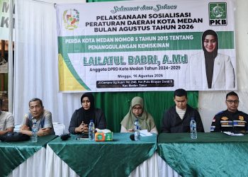 Anggota DPRD Kota Medan, Lailatul Badri saat Sosper Perda Kota Medan No 5 Tahun 20215 tentang Penanggulangan Kemiskinan. (Foto Ist)