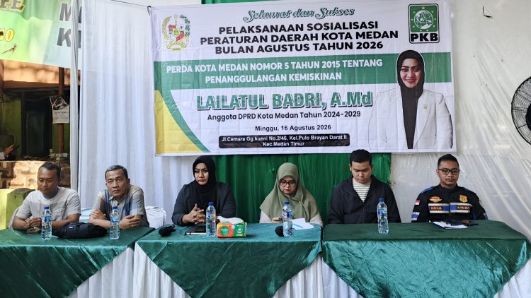 Anggota DPRD Kota Medan, Lailatul Badri saat Sosper Perda Kota Medan No 5 Tahun 20215 tentang Penanggulangan Kemiskinan. (Foto Ist)