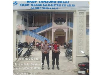Personil Polres Tanjungbalai Amankan Ibadah Minggu di Gereja