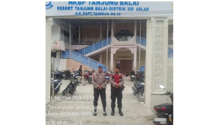 Personil Polres Tanjungbalai Amankan Ibadah Minggu di Gereja