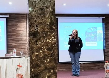 Ketua SMSI Sumut Erris Julietta Napitupulu saat menghadiri Workshop Desain Model UKW Khusus Media Siber di Grand Sakura Hotel