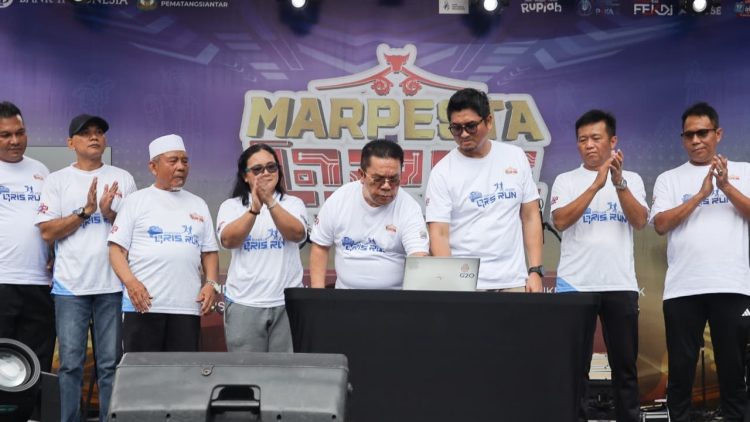 Wali Kota Pematangsiantar Wesly Silalahi SH MKn hadiri acara Puncak sekaligus Penutupan Marpesta QRIS yang dirangkai kegiatan Hari Indonesia Menabung Kota Pematangsiantar Tahun 2026