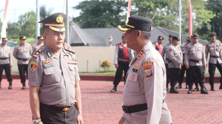 Kapolres Simalungun AKBP Marganda Aritonang, S.I.K. S.H. M.M berikan ucapan selamat kepada Kompol Suit Purba Dasuha