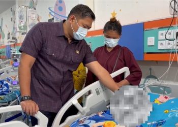 Kepala BGN Dr. Sudaryono B.Eng. MM Menjenguk Siswa Keracunan MBG Berastagi yang Dirawat di RS Haji Medan 