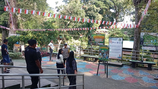piket Bhabinkamtibmas AIPDA Saut M. Manurung, AIPDA Surya Darma patroli KRYD di lokasi objek vital Taman Bunga