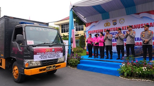 Polda Sumut memberangkatkan 25 ton bantuan kemanusiaan untuk korban gempa bumi di wilayah Nusa Tenggara Timur (NTT). (Foto Ist)