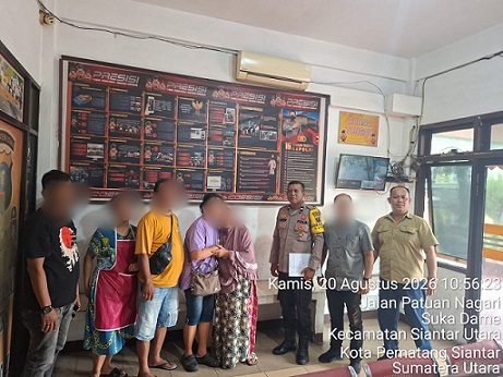 Kanit Reskrim IPDA Ricardo Rajagukguk S.Sos dan personil piket selesaikan kesalahpahaman warga Jalan Nagur Gang Inpres