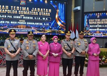 Sertijab Brigjen Pol Naek Pamen Simanjuntak menjadi Wakapolda Sumut. (Foto Ist)