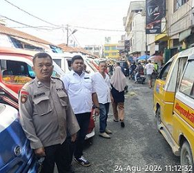 Kasub Sektor AIPTU Edi Syahputra Patroli Jalan Kaki Siang Hari Antisipasi 3C di Pasar Horas