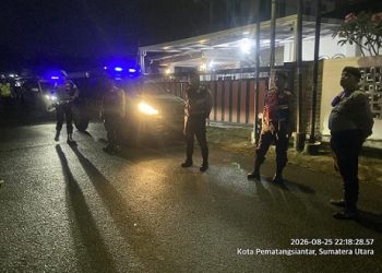 piket Padal Kanit Turjawali Satuan Samapta IPDA Vernando Sinaga melaksanakan patroli Blue Light Patrol (BLP)