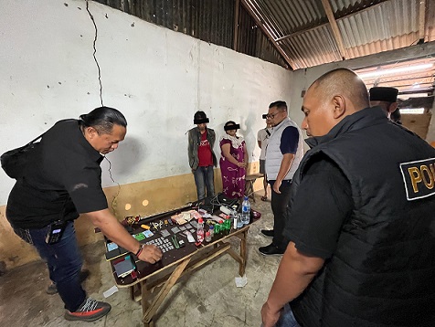 Satuan Reserse Narkoba Polrestabes Medan gelar Operasi Gerebek Sarang Narkoba (GSN) dengan menyasar sebuah rumah di Jalan PWI Gang Gitar 6, Kecamatan Percut Sei Tuan, Kabupaten Deli Serdang (Foto Ist)