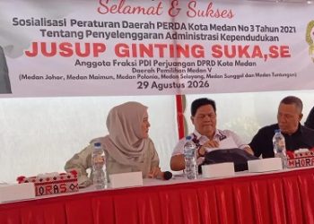 Anggota DPRD Kota Medan, Jusup Ginting Suka, SE saat pelaksanaan Sosialisasi Perda Kota Medan Nomor 3 Tahun 2021 tentang Penyelenggaraan Administrasi Kependudukan di Jalan Nangka I Ujung/Gang Tani Baru II, Medan Johor (Foto Ist)
