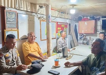 Bhabinkamtibmas Polsek Siantar Timur Laksanakan SALING di Pos Satkamling Jalan Senangin