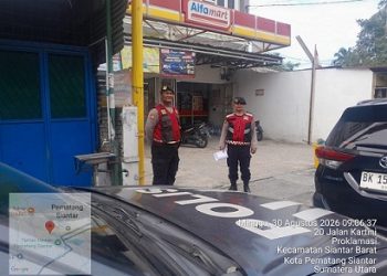 Personil Sat Samapta saat laksanakan patroli
