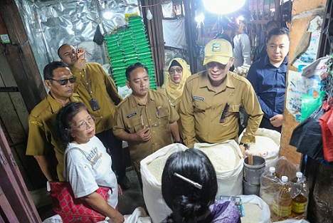 Wali Kota Pematangsiantar Wesly Silalahi SH MKn Lepas Tim Sidak Pada Pelaku Distribusi Barang Sekaligus Pengendalian Inflasi Daerah di Kota Pematangsiantar