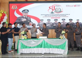Kapolres Pematangsiantar AKBP Sah Udur T.M. Sitinjak SH. SIK. MH berikan Surprise Harlah Kejari RI Ke 81 ke Kejari Pematangsiantar