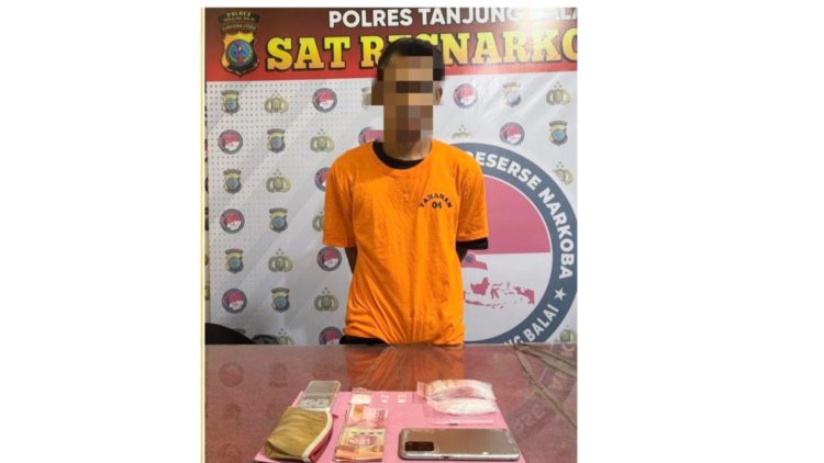 Pelaku A alias Ari dan barang bukti