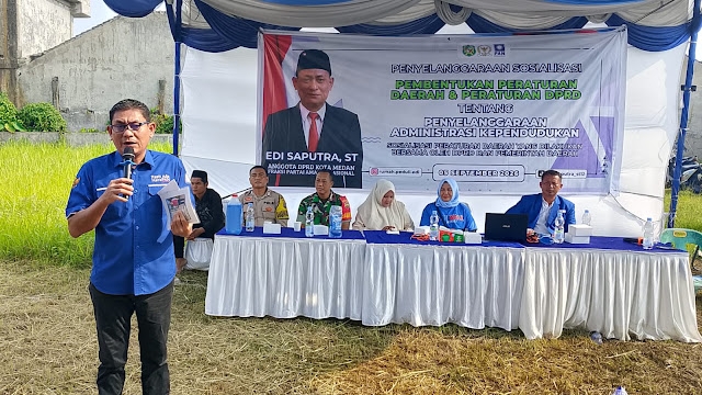 Anggota DPRD Kota Medan, Edi Saputra, S.T, saat Sosialisasi Perda Kota Medan Nomor 3 Tahun 2021 tentang Penyelenggaraan Administrasi Kependudukan di Jalan Suka Murni, Kecamatan Medan Amplas (Foto Ist)