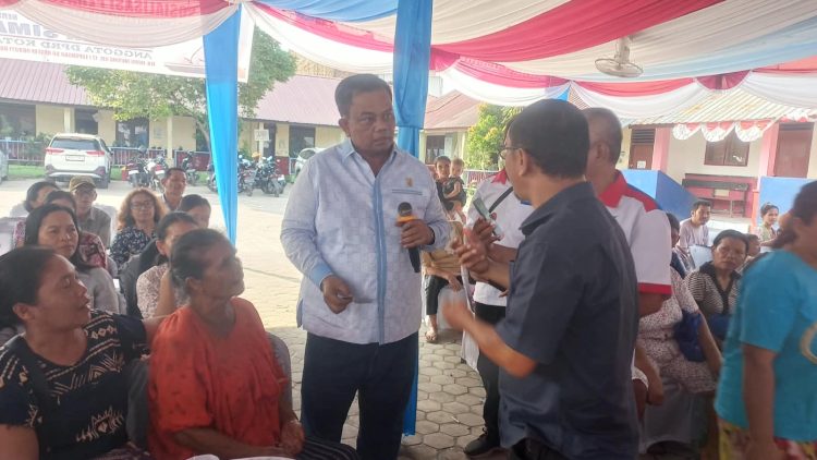 Anggota DPRD Kota Medan, Binsar Simarmata saat pelaksanaan sosper Perda Nomor 3 Tahun 2021 tentang Penyelenggaraan Administrasi Kependudukan (Adminduk). (Foto Ist)