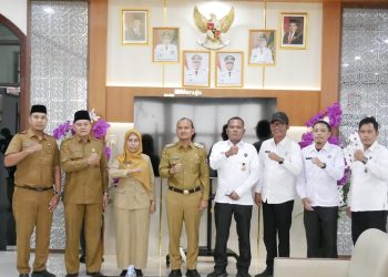 Wali Kota Tanjungbalai Mahyaruddin Salim menerima audiensi Kepala BNN Kota Tanjungbalai Letkol Laut Sahala Sinaga