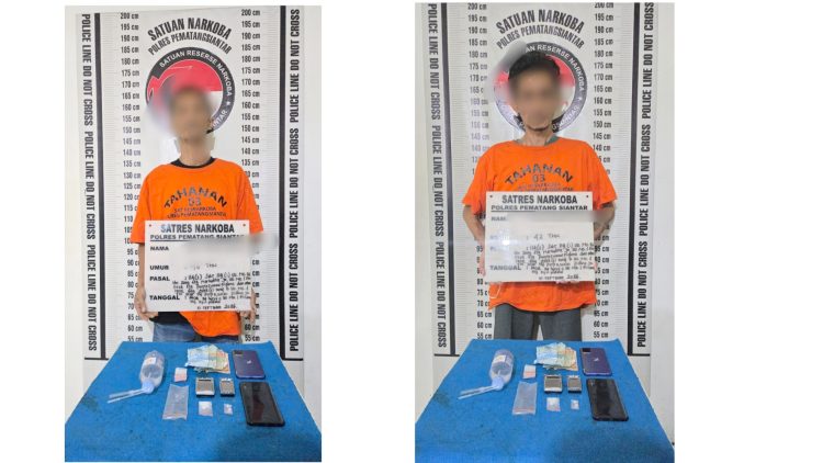 tersangka RPS dan RHL beserta barang bukti diamankan di ruangan Sat Resnarkoba Polres Pematangsiantar