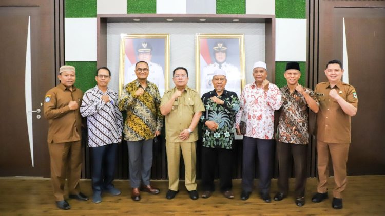 Wali Kota Pematangsiantar Wesly Silalahi SH MKn menerima audiensi FKUB Kota Pematangsiantar