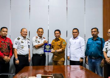 Wali Kota Pematangsiantar Wesly Silalahi SH MKn diwakili Sekda Junaedi Antonius Sitanggang SSTP MSi menyambut kunjungan rombongan dari Kanwil Ditjenpas Sumut di Balai Kota