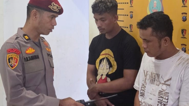 Dua pelaku curanmor yang ditangkap personil Polsek Medan Kota. (Foto Ist)
