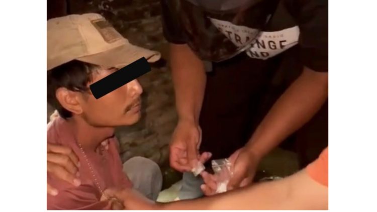 Pengedar narkoba sabu yang ditangkap pihak Polrestabes Medan. (Foto Ist)