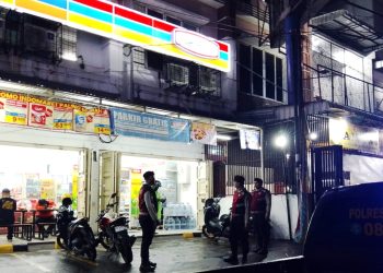 Personil Satuan Samapta dipimpin AIPTU Maralim Manurung SH melaksanakan Patroli Blue Light Patrol (BLP)