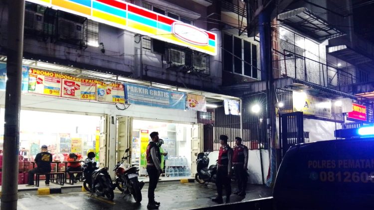 Personil Satuan Samapta dipimpin AIPTU Maralim Manurung SH melaksanakan Patroli Blue Light Patrol (BLP)