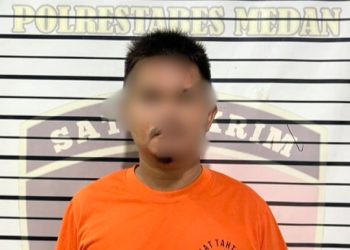 Pelaku penganiyaan wanita dengan menabrakkan betor yang ditangkap polisi. (Foto Ist)