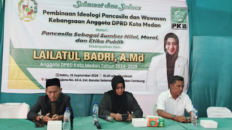 Anggota DPRD Kota Medan, Lailatul Badri,
saat Wawasan Kebangsaan (Wasbang) di Jalan Letda Sujono, Kelurahan Bandar Selamat, Kecamatan Medan Tembung (Foto Ist)