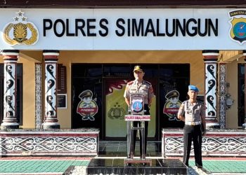 Kapolres Simalungun AKBP Dr. Hendri Nupia Dinka Barus, S.H., S.I.K., M.M pimpin langsung apel pagi