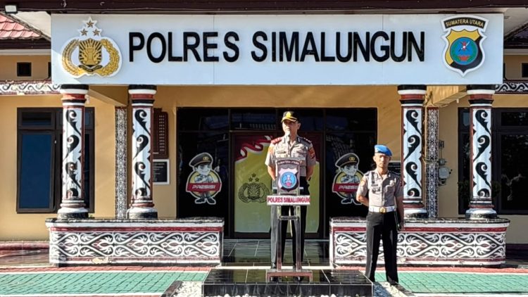 Kapolres Simalungun AKBP Dr. Hendri Nupia Dinka Barus, S.H., S.I.K., M.M pimpin langsung apel pagi