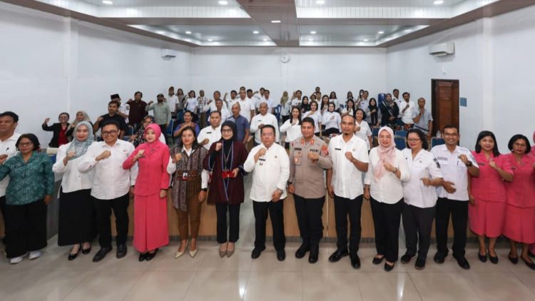 Wali Kota Pematangsiantar Wesly Silalahi SH MKn membuka secara resmi kegiatan Edukasi Pasar Modal untuk Kalangan PNS Muda, UMKM, TP PKK, dan Bhayangkari.