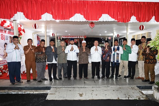 Wali Kota Pematangsiantar Wesly Silalahi SH MKn bersama jajaran Pemko Pematangsiantar menjamu utusan MUI Pusat dan MUI Provinsi Sumut di rumah dinas wali kota, Jalan MH Sitorus Kelurahan Teladan Kecamatan Siantar Barat