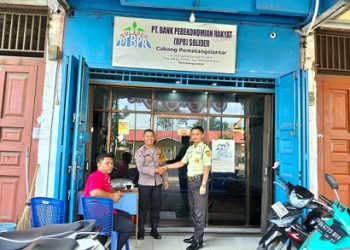 Bhabinkamtibmas Polsek Siantar Utara Sambang Kamtibmas di Kantor BPR Solider unit Parluasan