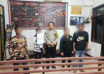piket SPKT dan Bhabinkamtibmas Kelurahan Bane AIPTU Hotlan Damanik selesaikan dugaan penganiayaan di Jalan SM. Raja