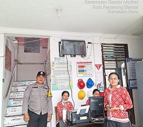 Bhabinkamtibmas Kelurahan Simarimbun Bripka Johannes C. Siregar sambang kamtibmas di Puskesmas Simarimbun