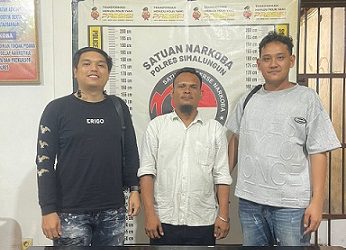 Pelaku ASN beserta barang bukti diserahkan ke Sat Resnarkoba Polres Simalungun