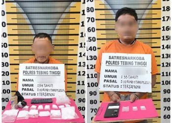 Kedua pelaku, FR dan Z beserta barang bukti